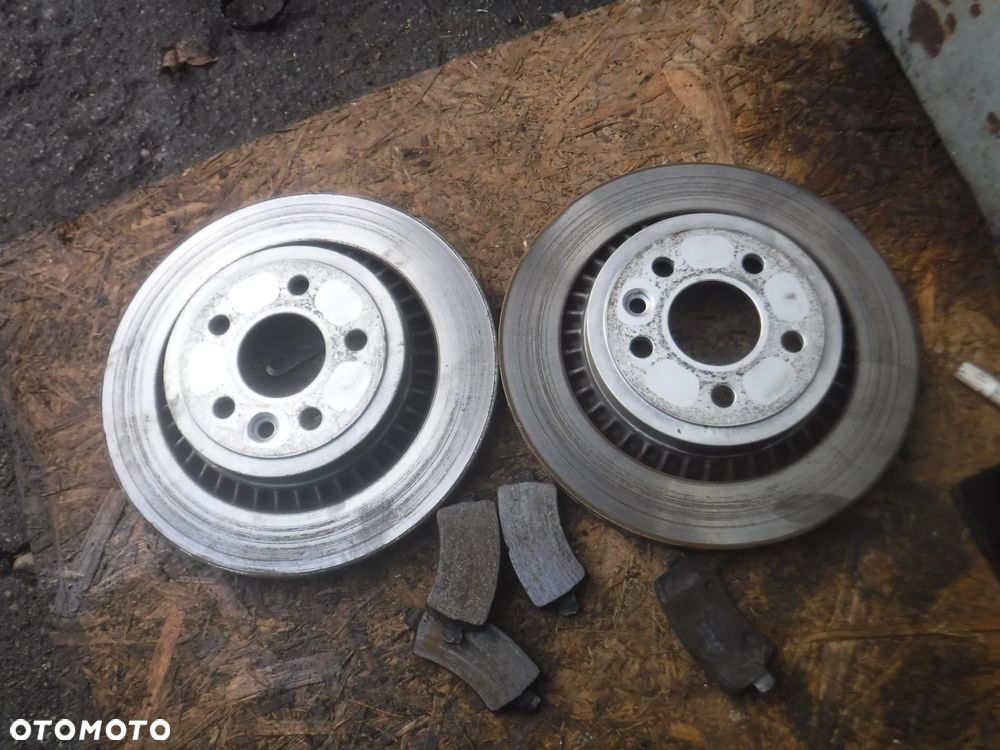 Volvo XC60 I 2.4 D5 biturbo tarcze hamulcowe przod kpl klocki jak nowe - 1