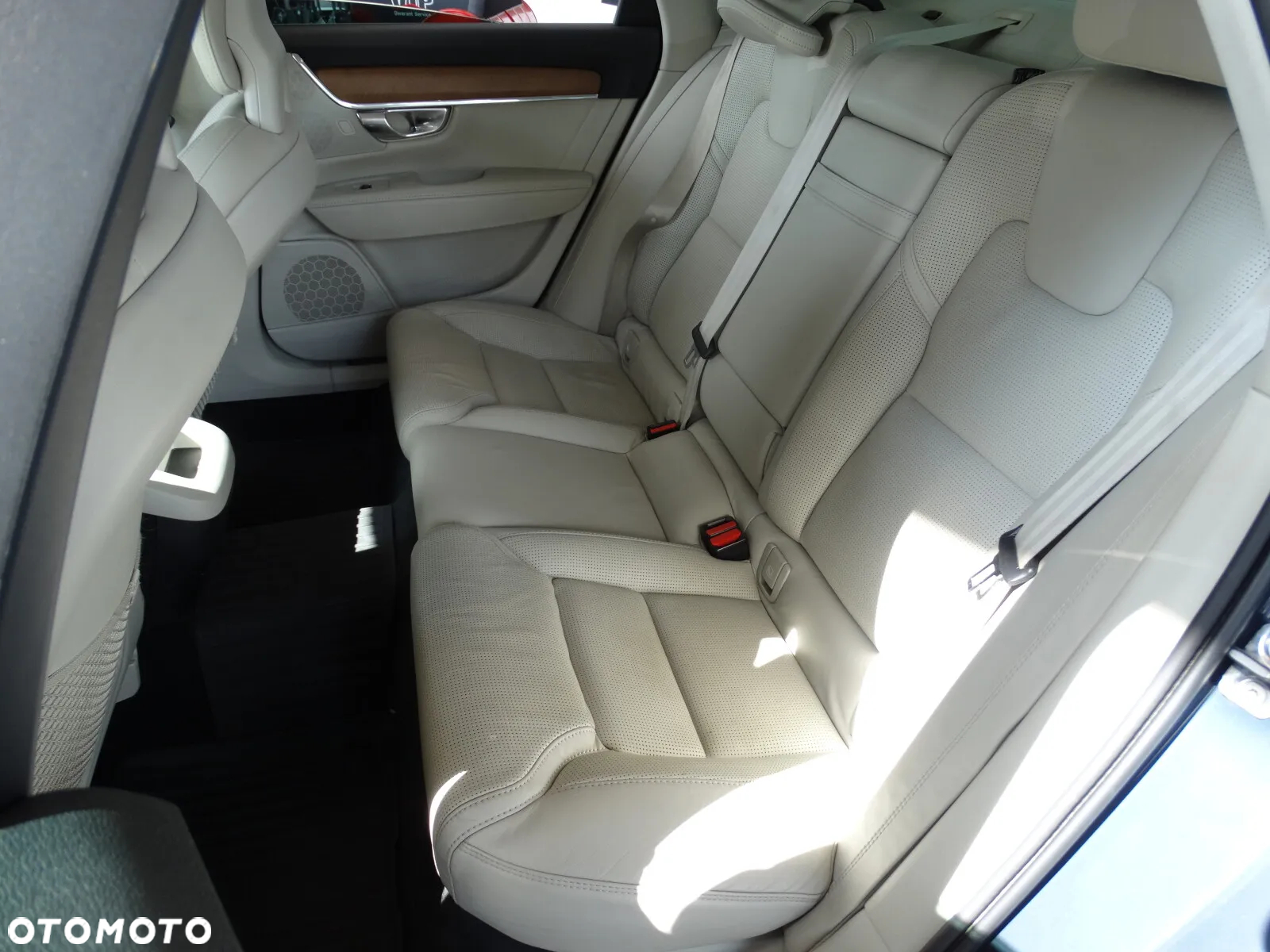 Volvo S90 T4 Momentum Pro - 12