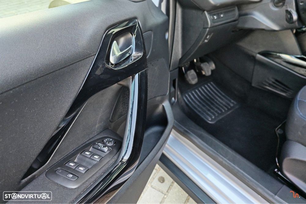 Peugeot 2008 1.2 PureTech Style - 13