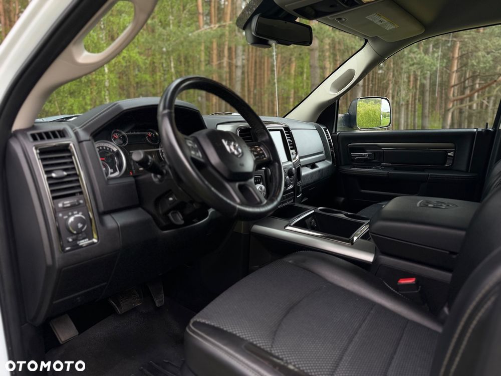 Dodge RAM - 8