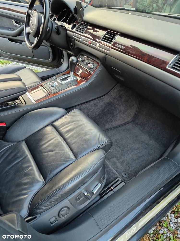 Audi A8 4.2 Quattro - 20