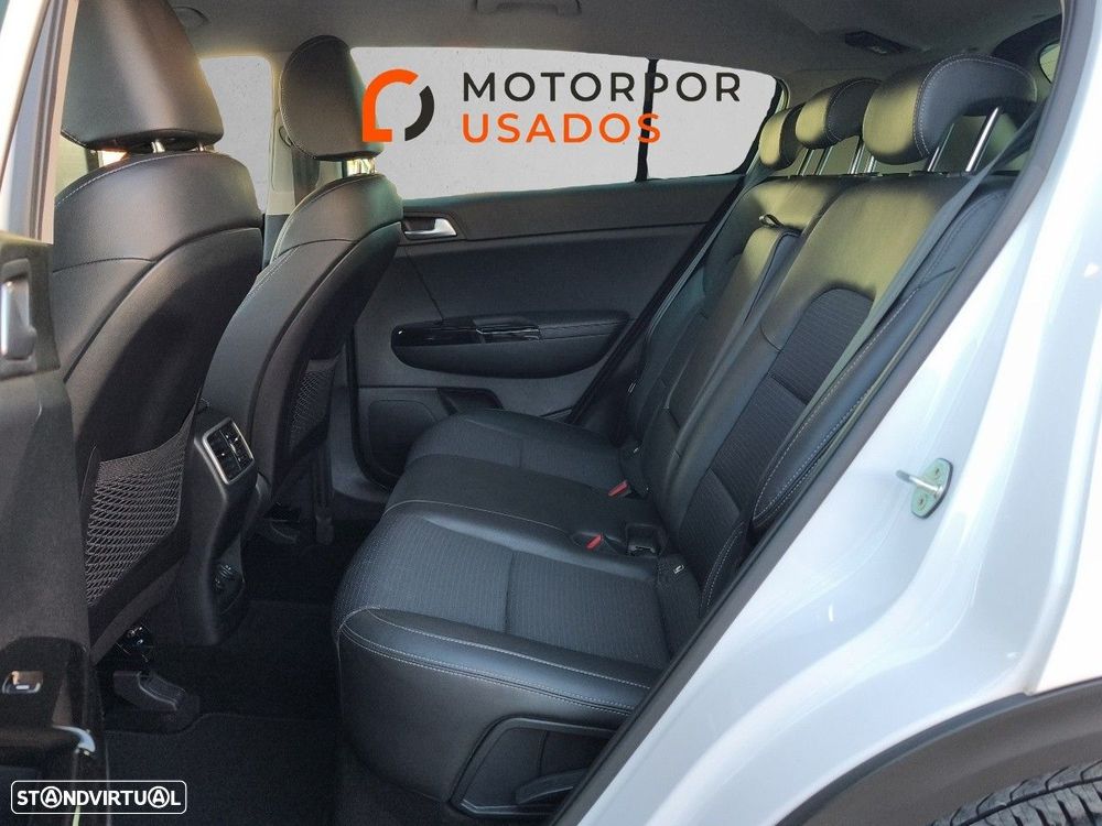 Kia Sportage 1.6 CRDI ISG MHEV Drive - 8