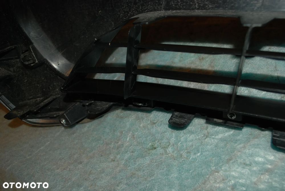 ATRAPA GRILL TOYOTA HILUX VIII 8 LIFT 2020 -> - 12