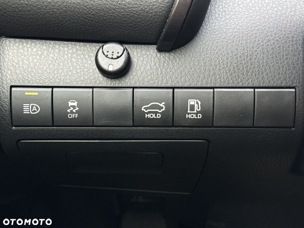 Toyota Camry 2.5 Hybrid Comfort CVT - 18