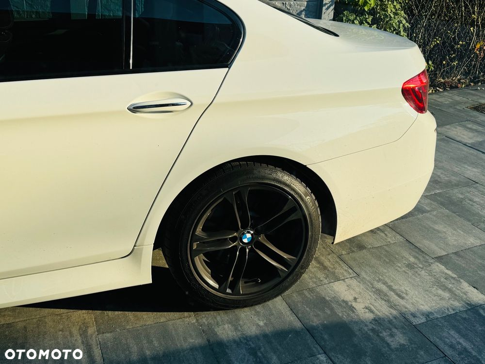 BMW Seria 5 520d xDrive - 39
