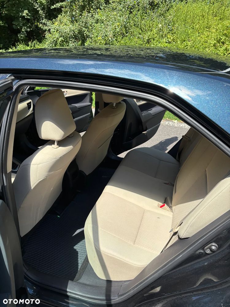 Toyota Corolla 1.6 Premium + - 13