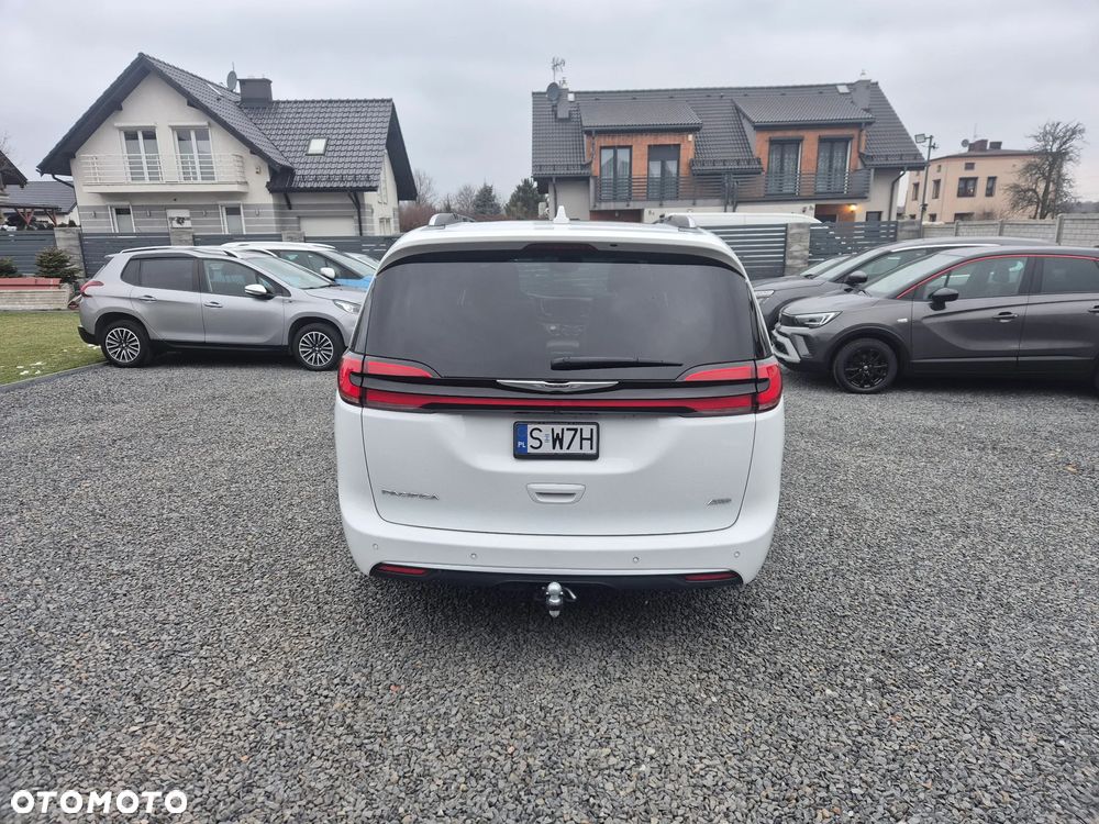 Chrysler Pacifica - 6