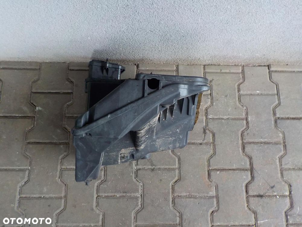 VW T6  PLASTIK OBUDOWA SKRZYNKA BEZPIECZNIKÓW KOMPUTERA - 4