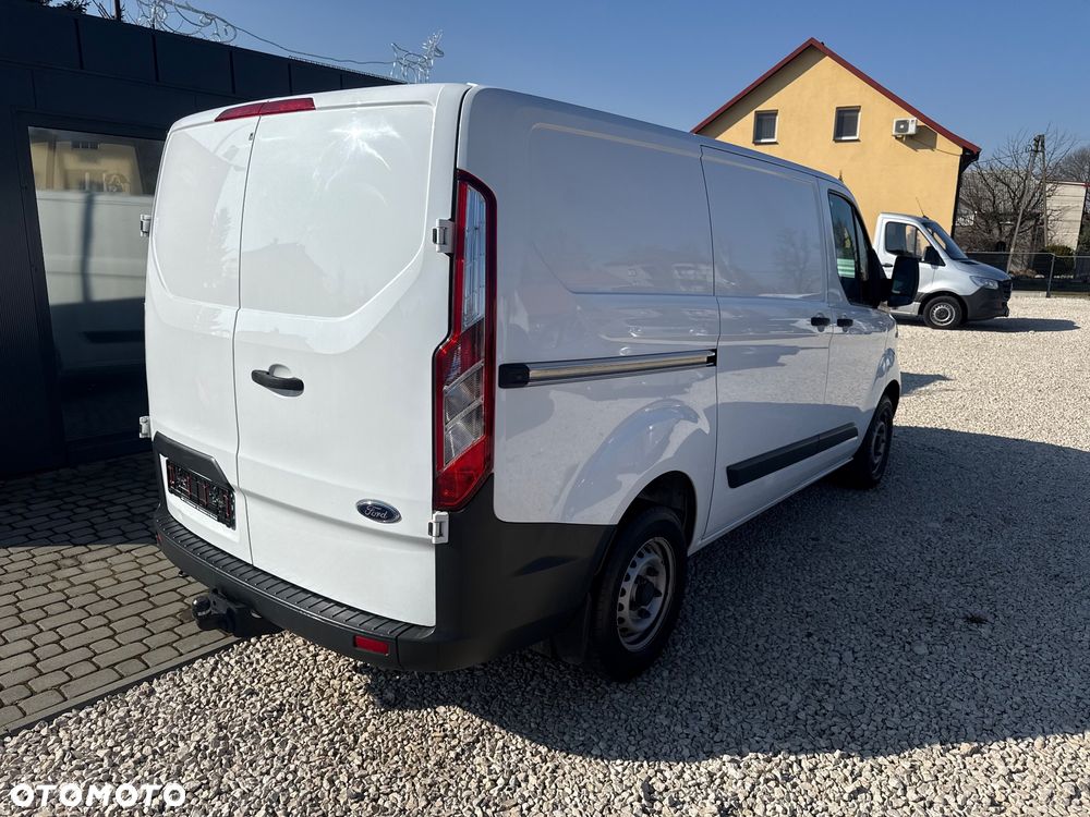 Ford TRANSIT CUSTOM - 4