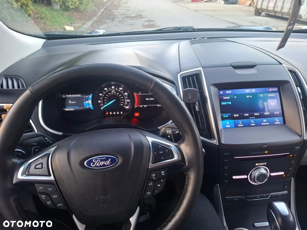 Ford Edge - 8