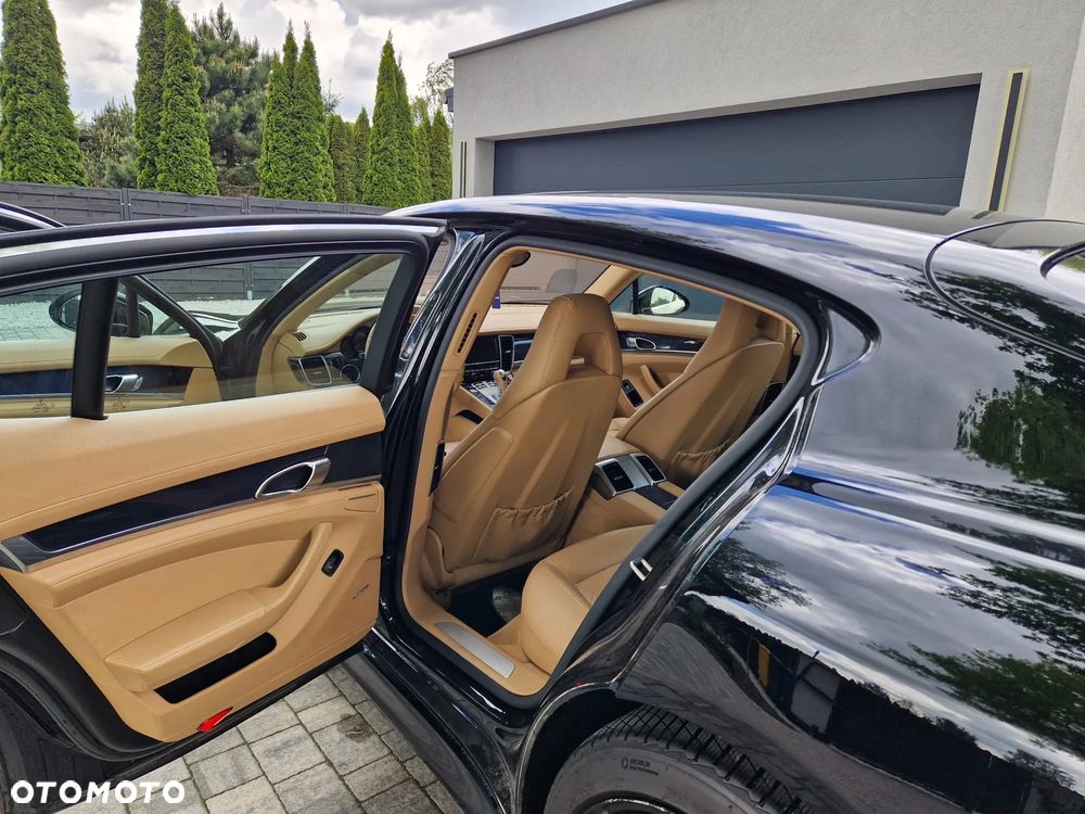 Porsche Panamera 4S PDK - 11