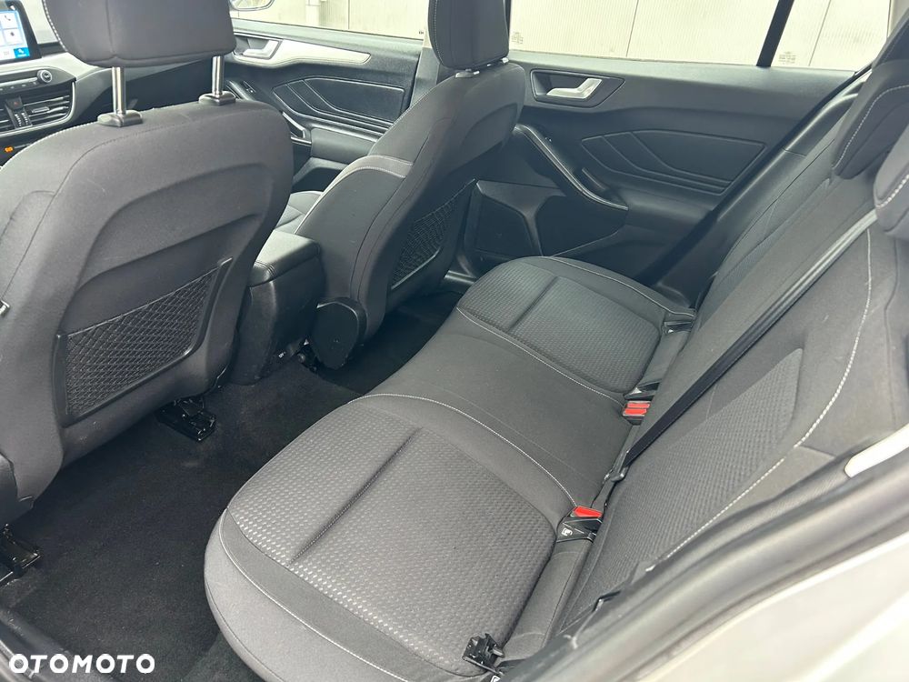 Ford Focus 1.5 EcoBlue Start-Stopp-System COOL&CONNECT - 10