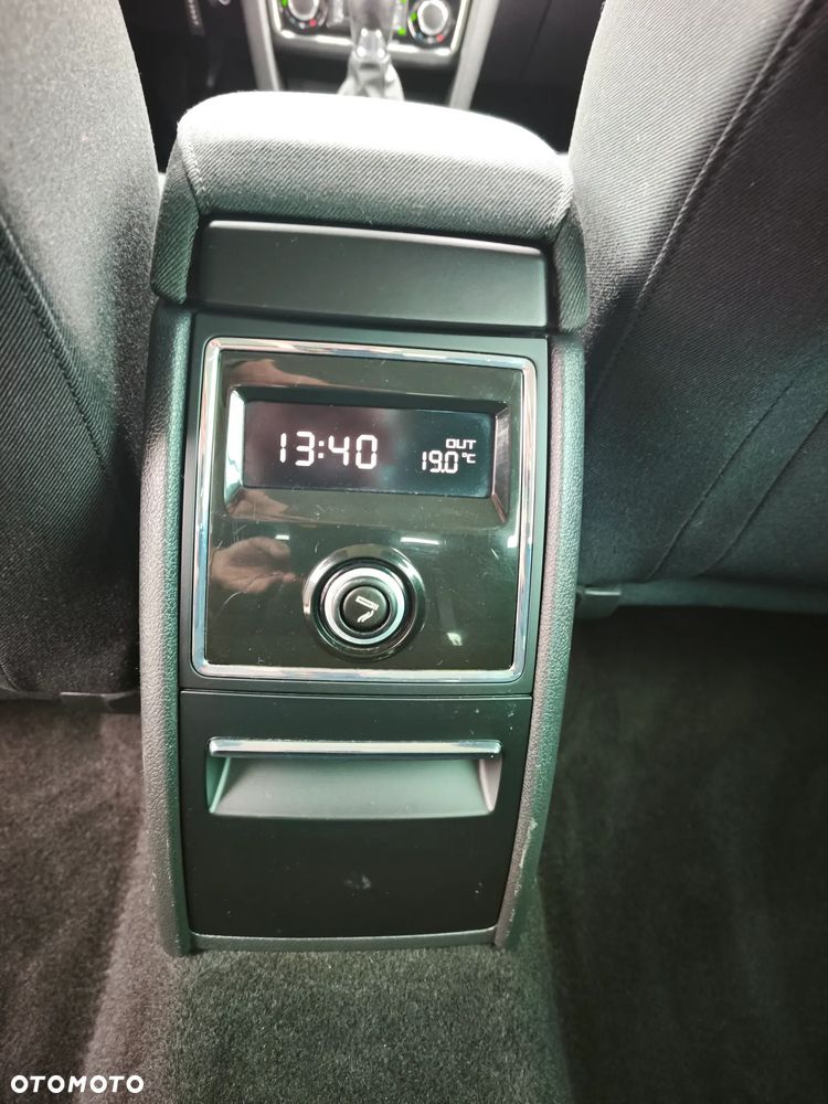 Skoda Superb 1.6 TDI GreenLine - 14