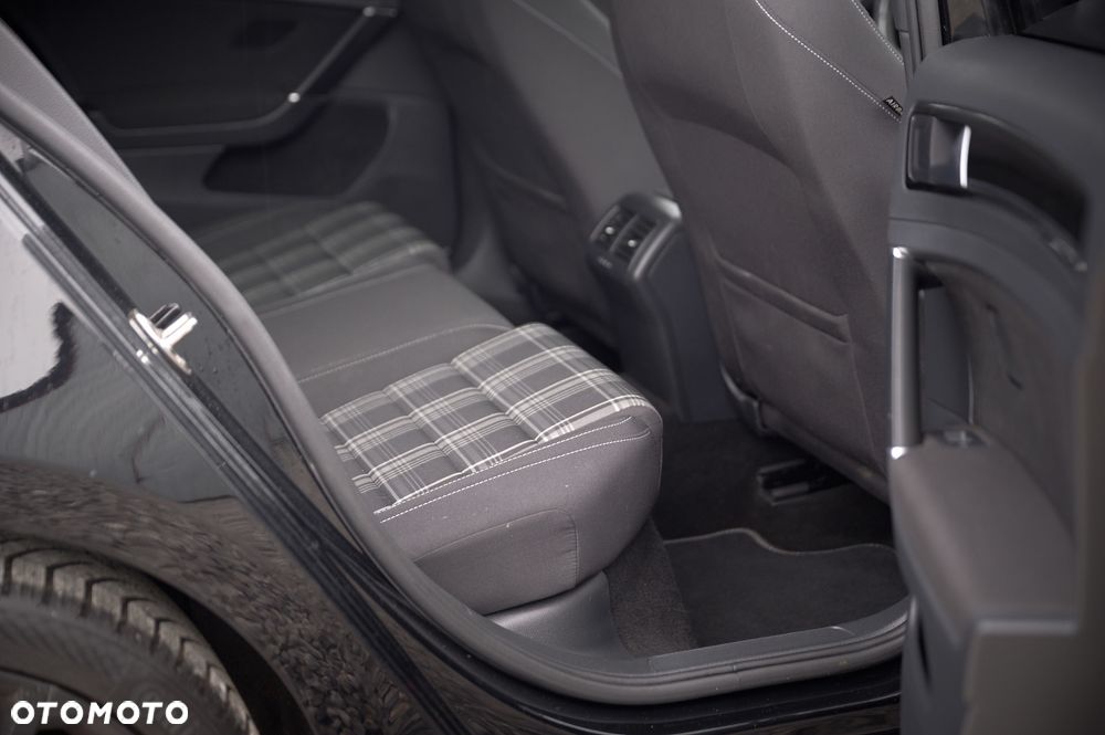 Volkswagen Golf VII 2.0 TDI BMT GTD - 25