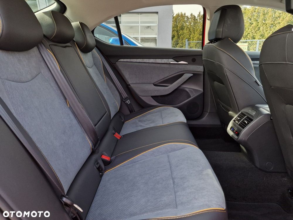 Skoda Superb 2.0 TDI SCR 4x4 Selection DSG - 15