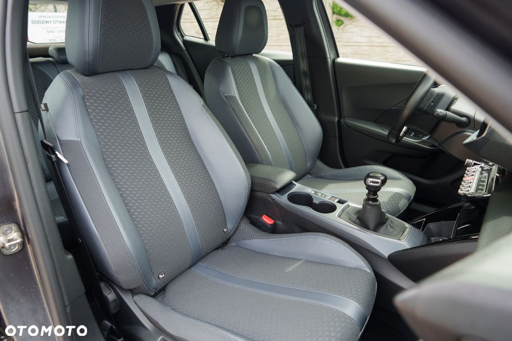 Peugeot 2008 PureTech 130 Allure - 23