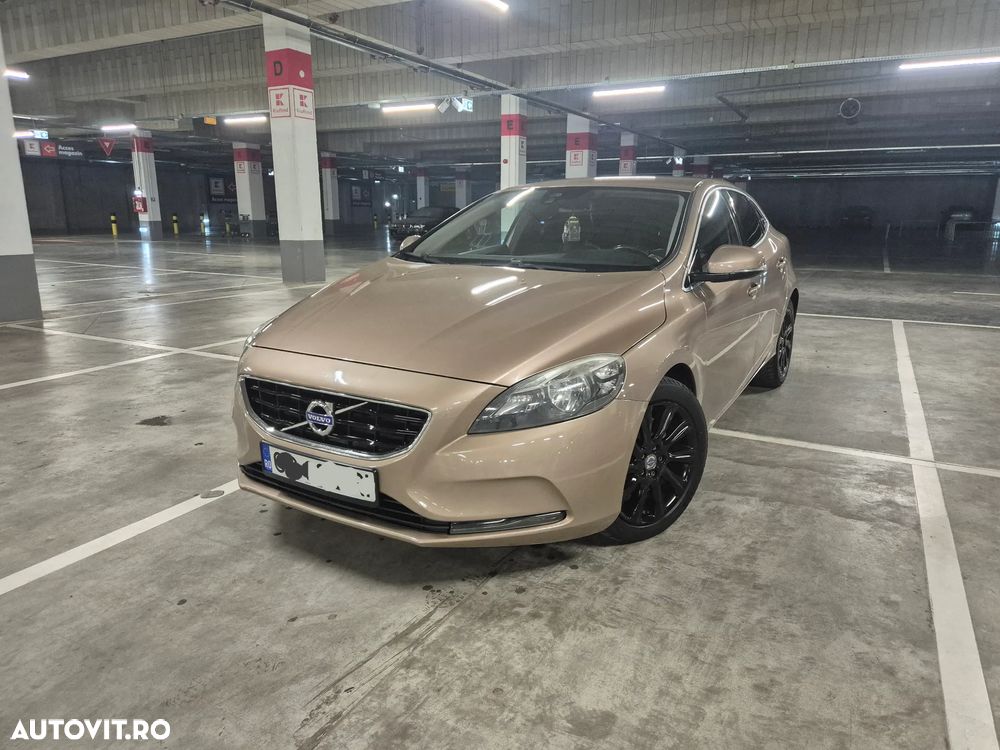 Volvo V40 D4 VEA R-Design - 3