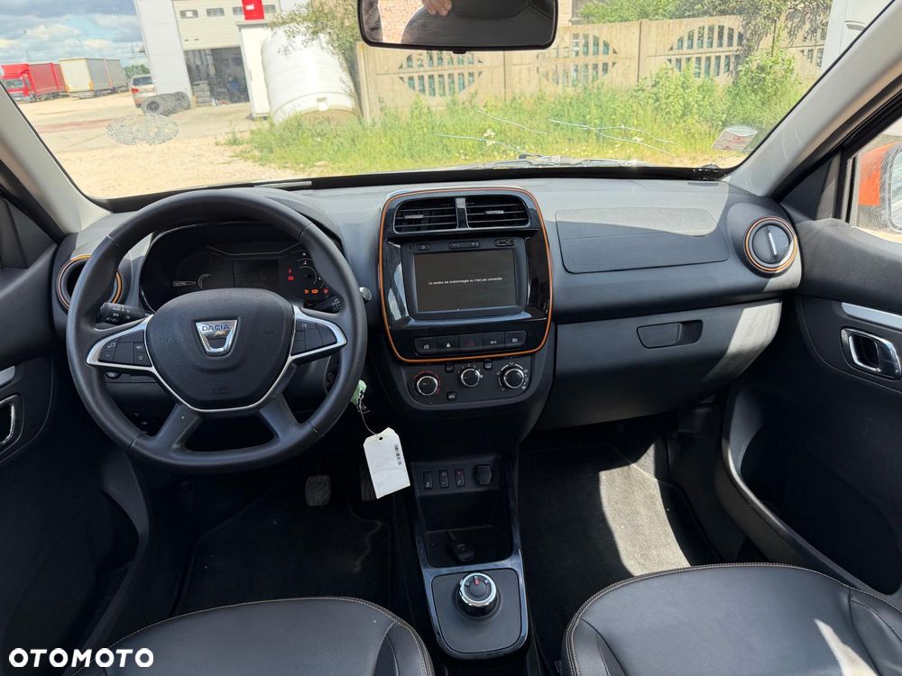 Dacia Spring - 12