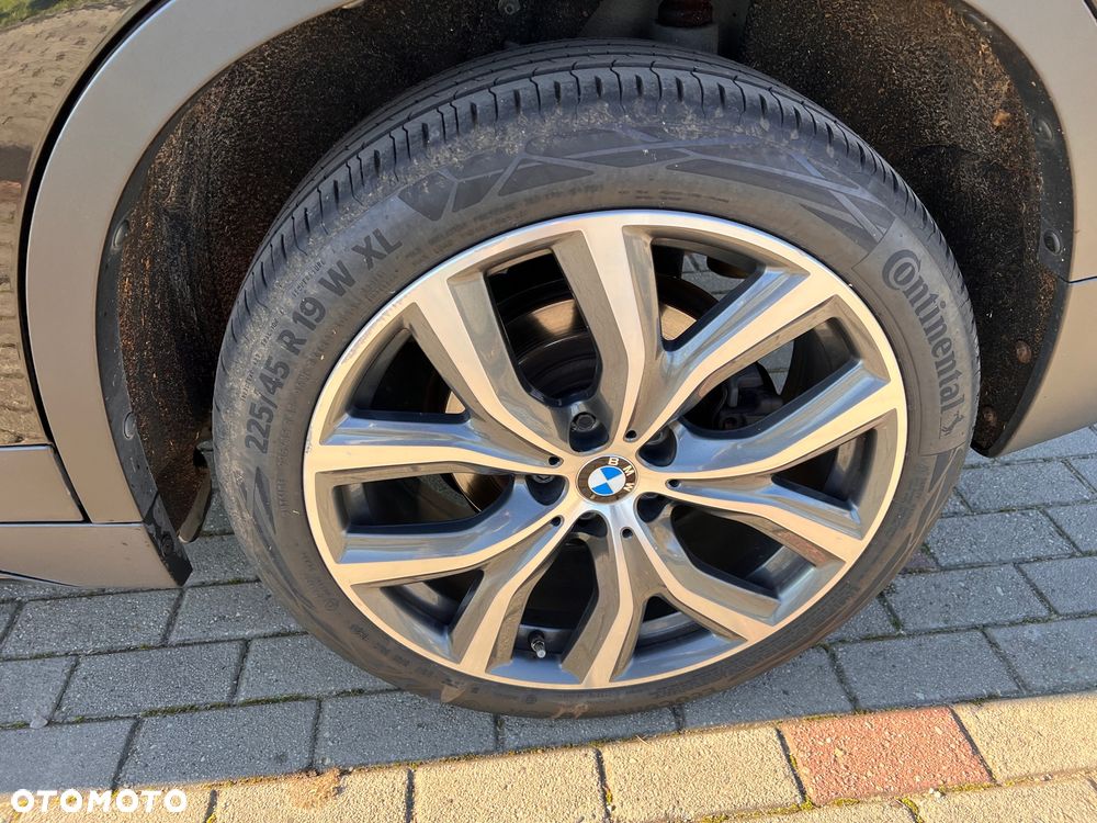 BMW X1 xDrive20d Sport Line - 35