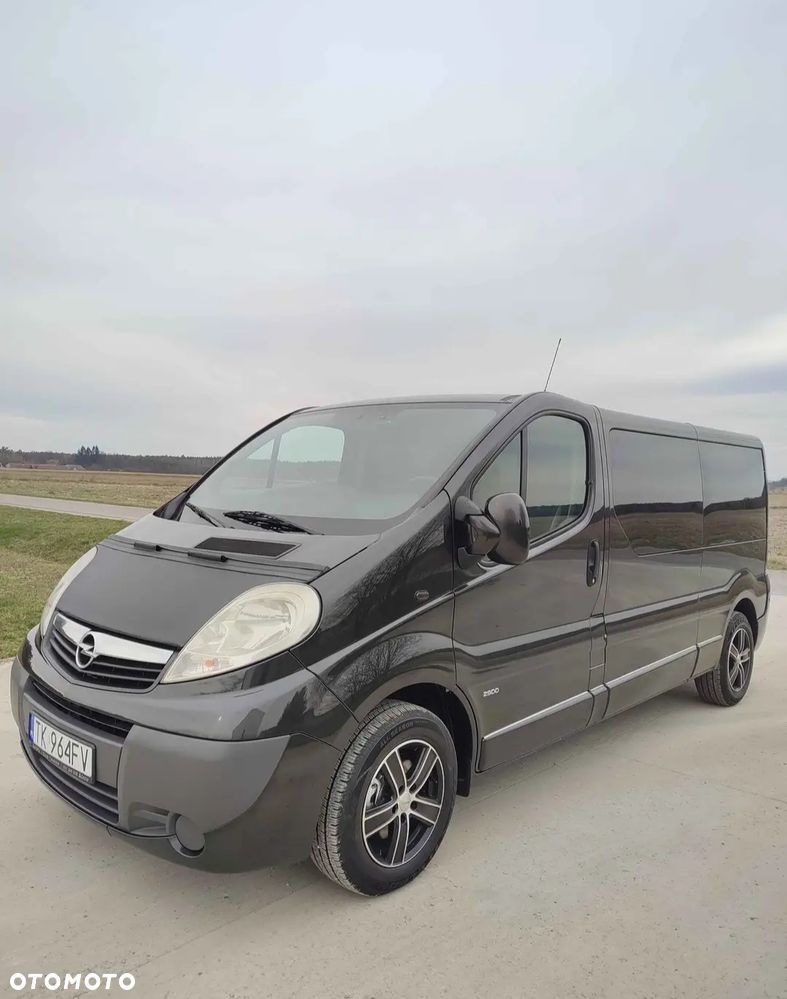 Opel Vivaro - 1