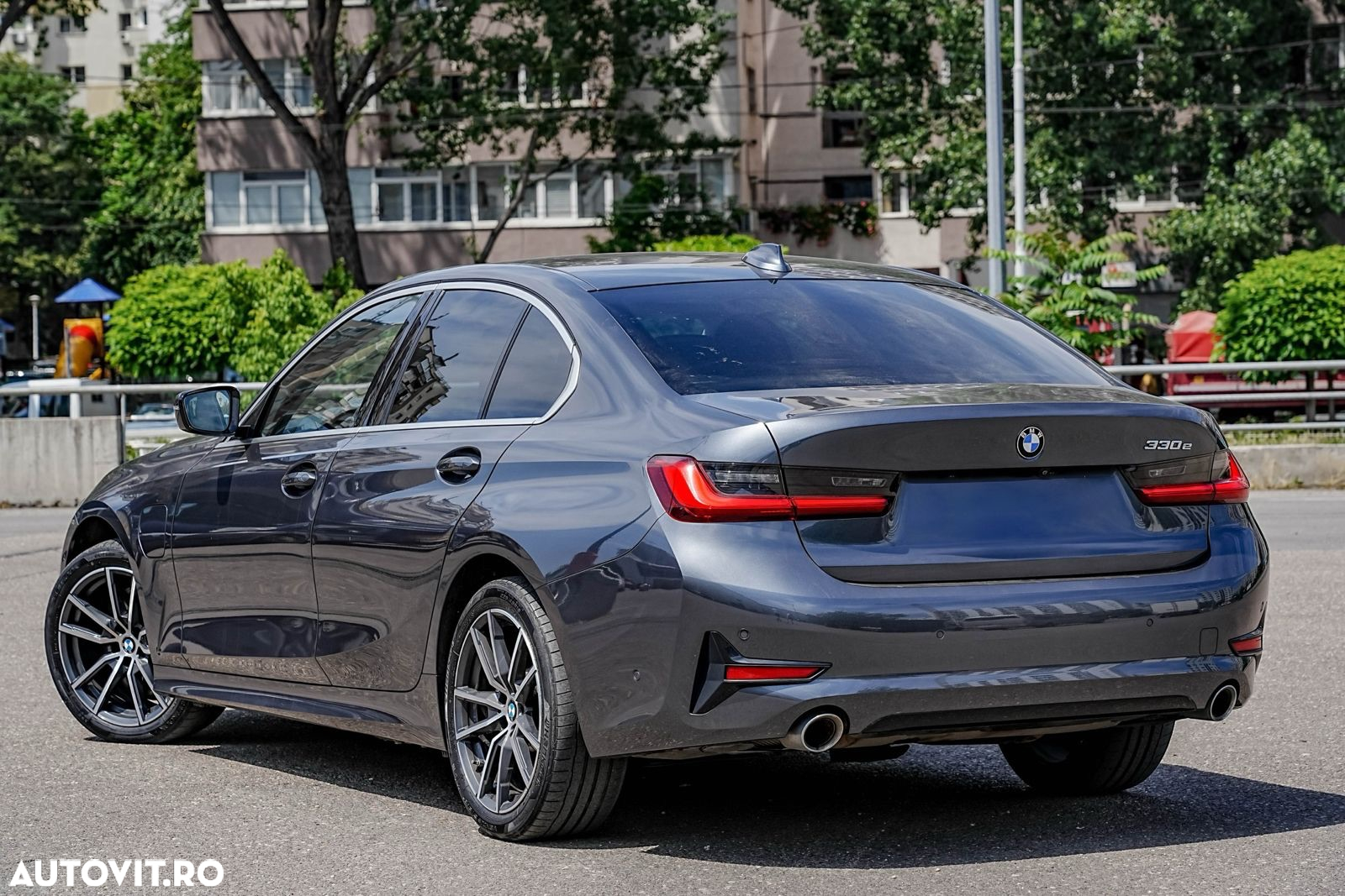 BMW Seria 3 330e AT PHEV - 10