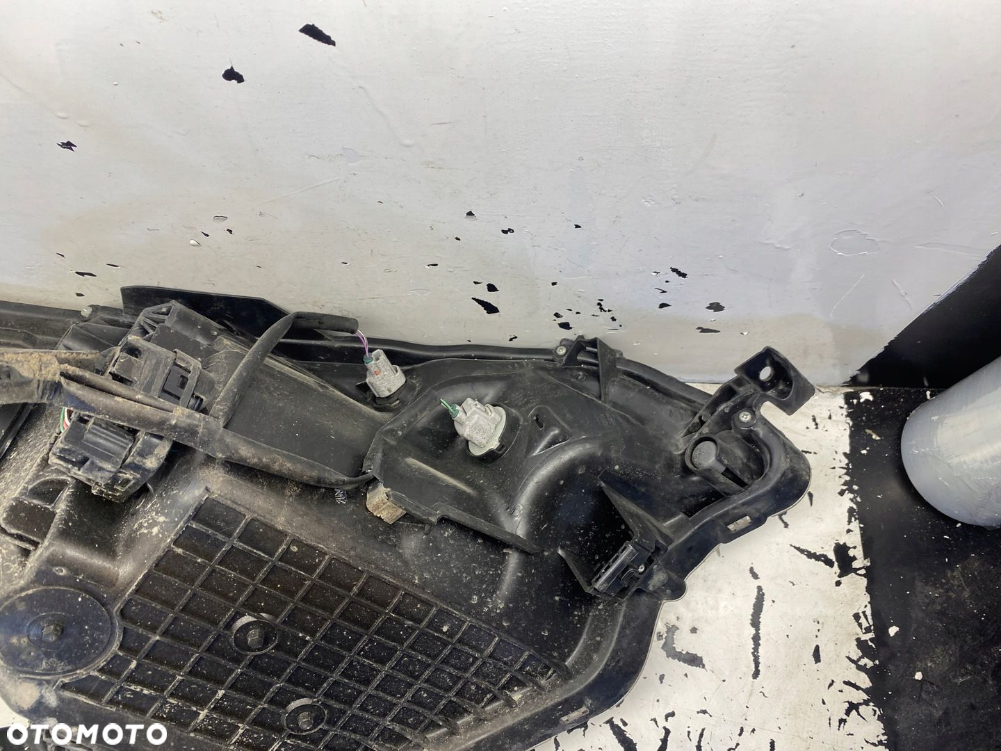 TOYOTA VERSO S LAMPA LEWY PRZÓD - 12