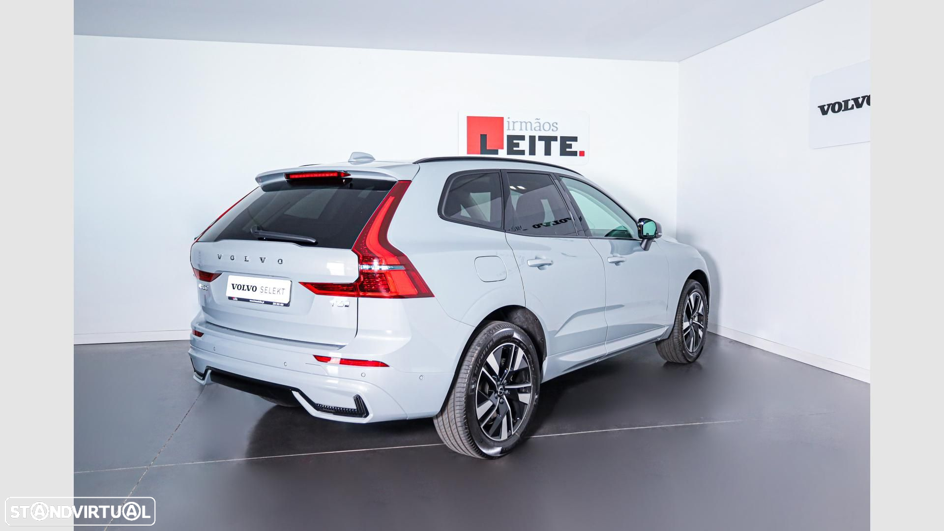Volvo XC 60 2.0 T6 PHEV Plus Dark AWD - 6