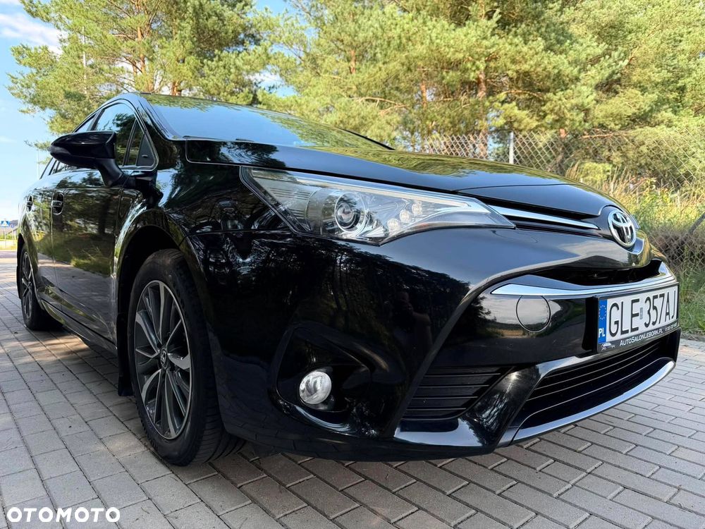 Toyota Avensis 1.8 Premium MS - 11