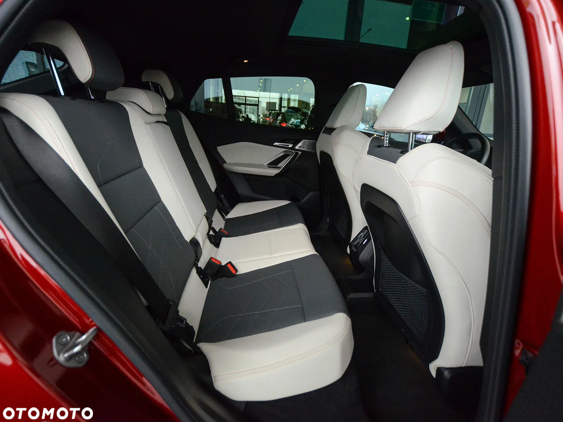 BMW iX2 XDrive30 M Sport - 30