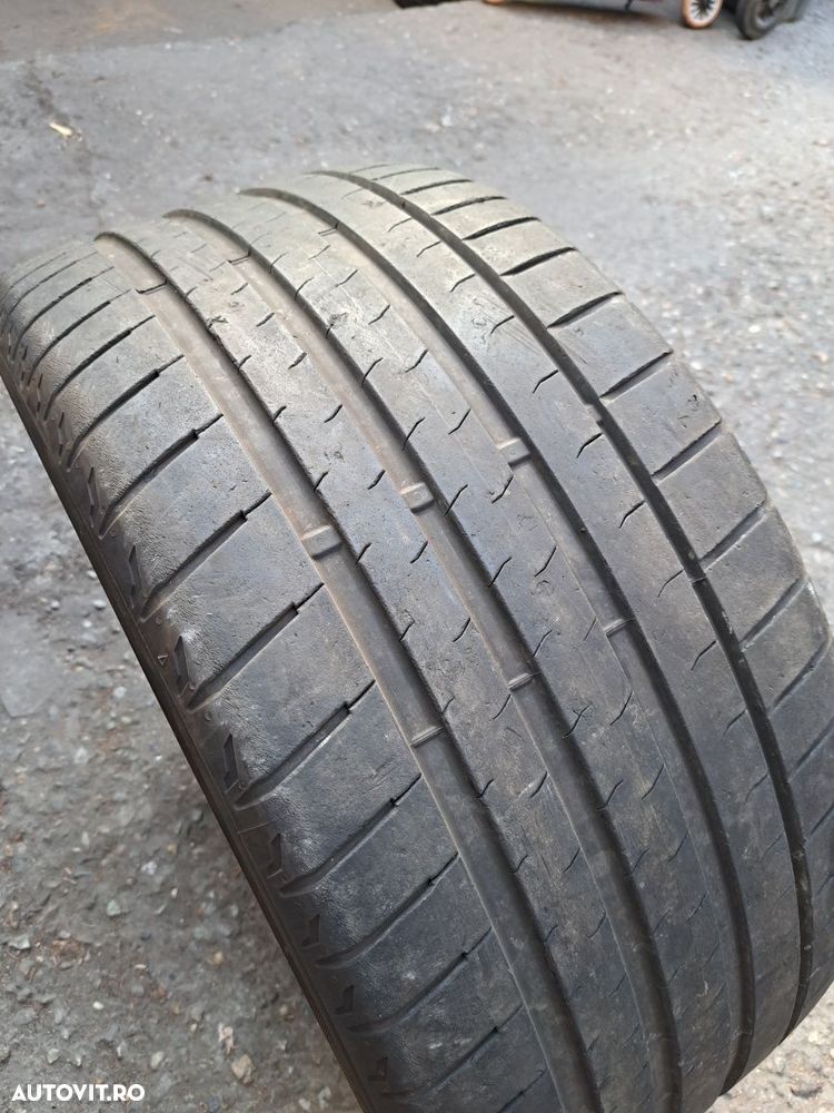 O anvelopa 295/35 R21 Bridgestone - 4