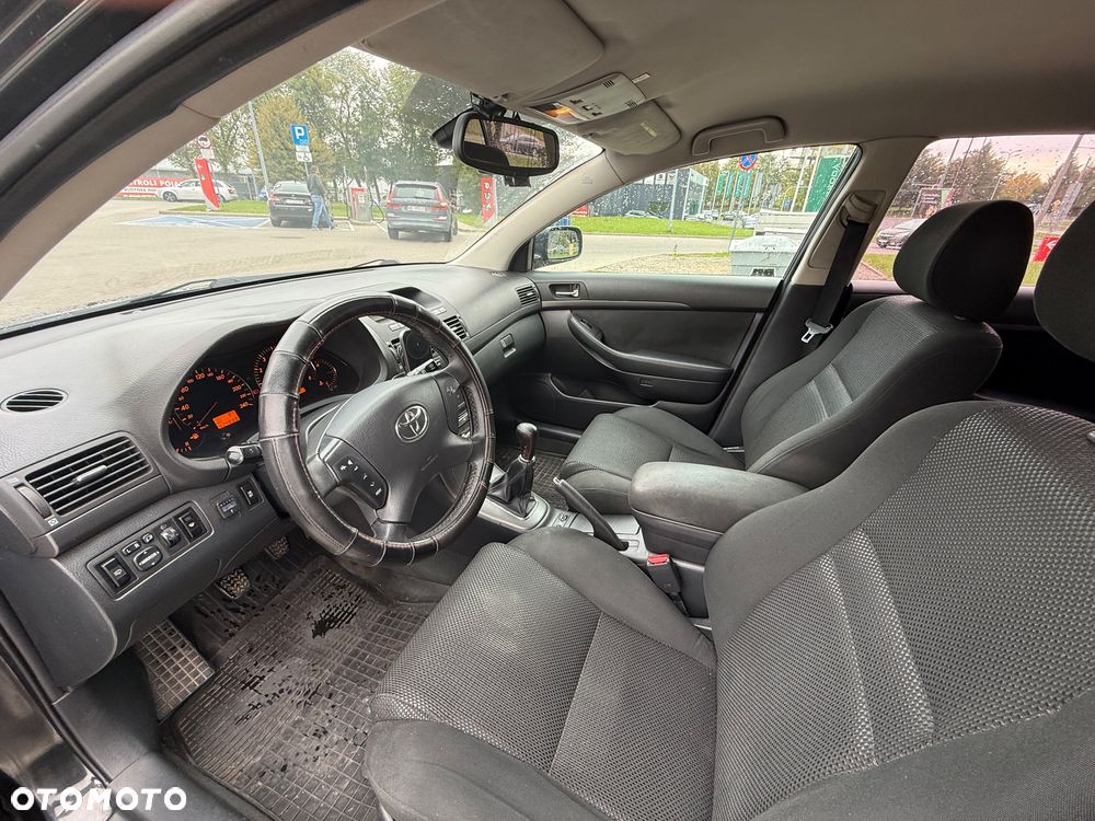 Toyota Avensis 2.0 VVT-i Sol - 3