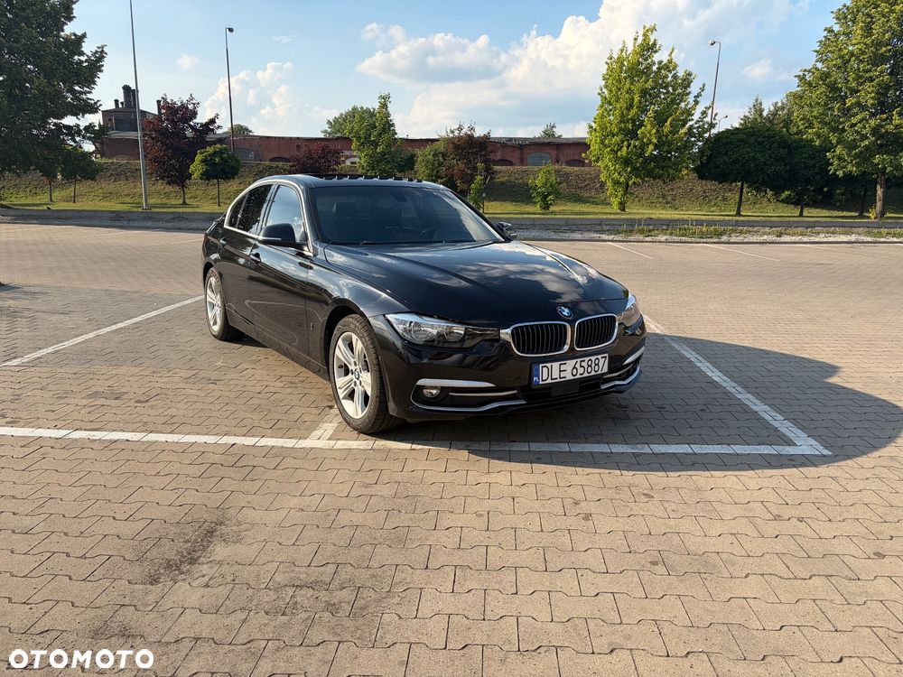 BMW Seria 3 330e iPerformance Sport Line