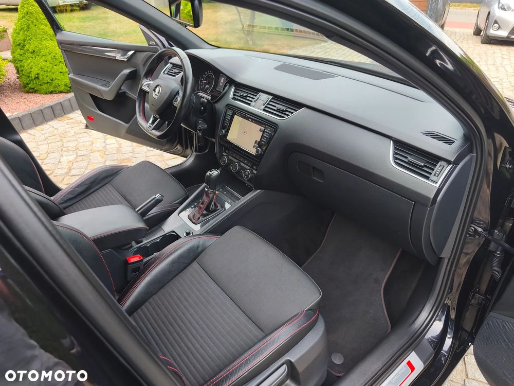Skoda Octavia 2.0 TDI DSG RS - 36