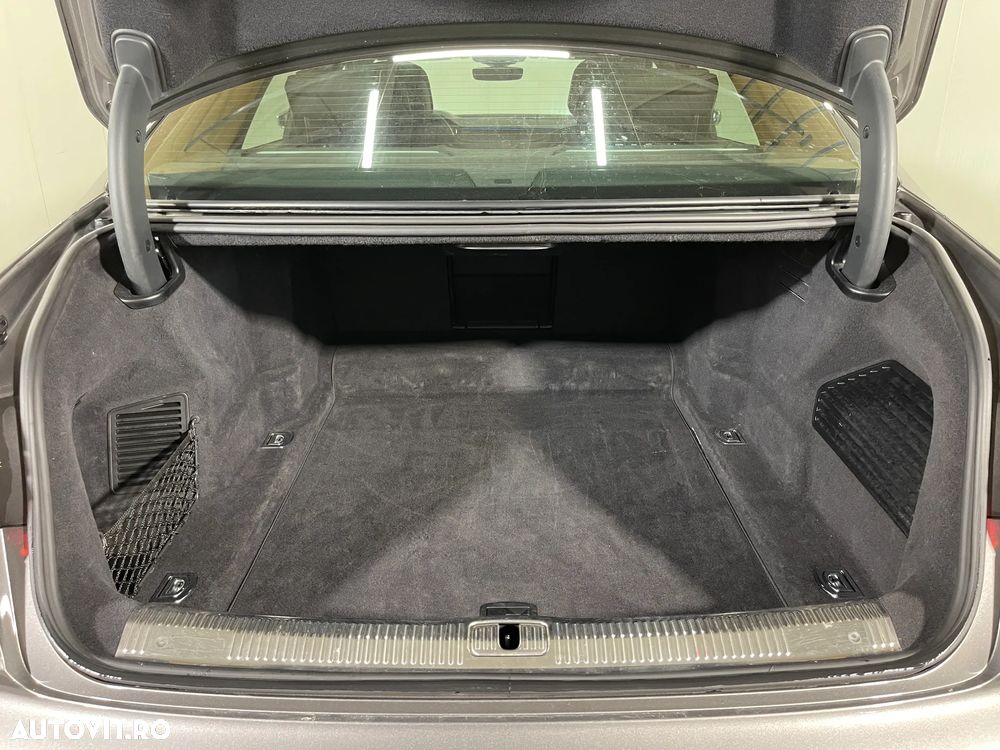 Audi A8 - 14