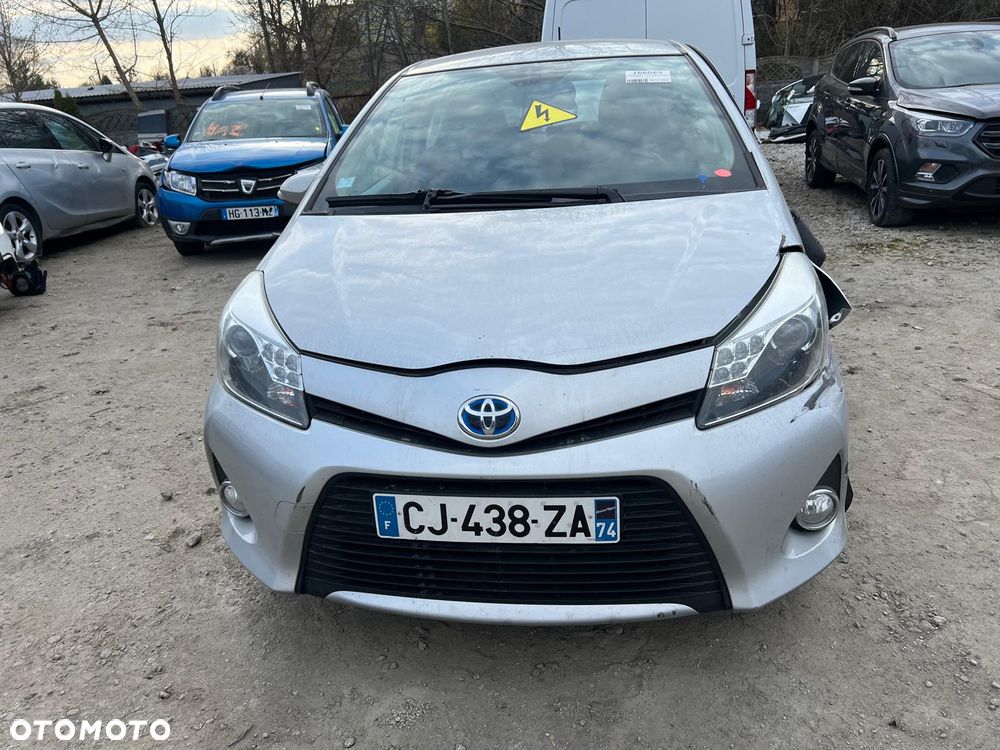 Toyota Yaris Hybrid 100 Premium - 1
