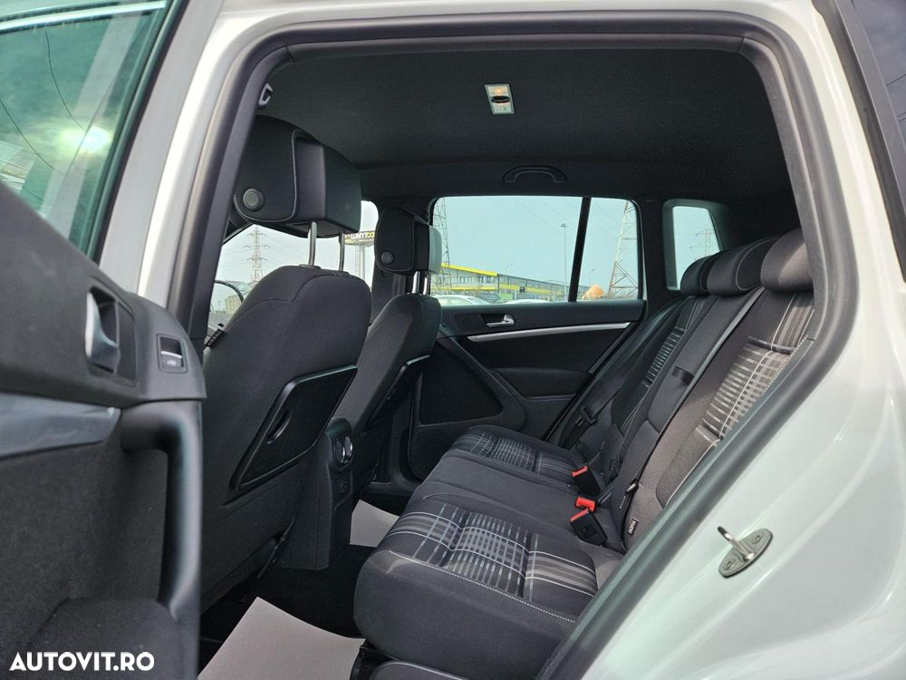 Volkswagen Tiguan - 14