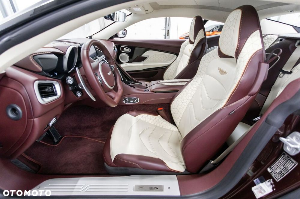 Aston Martin DBS - 27