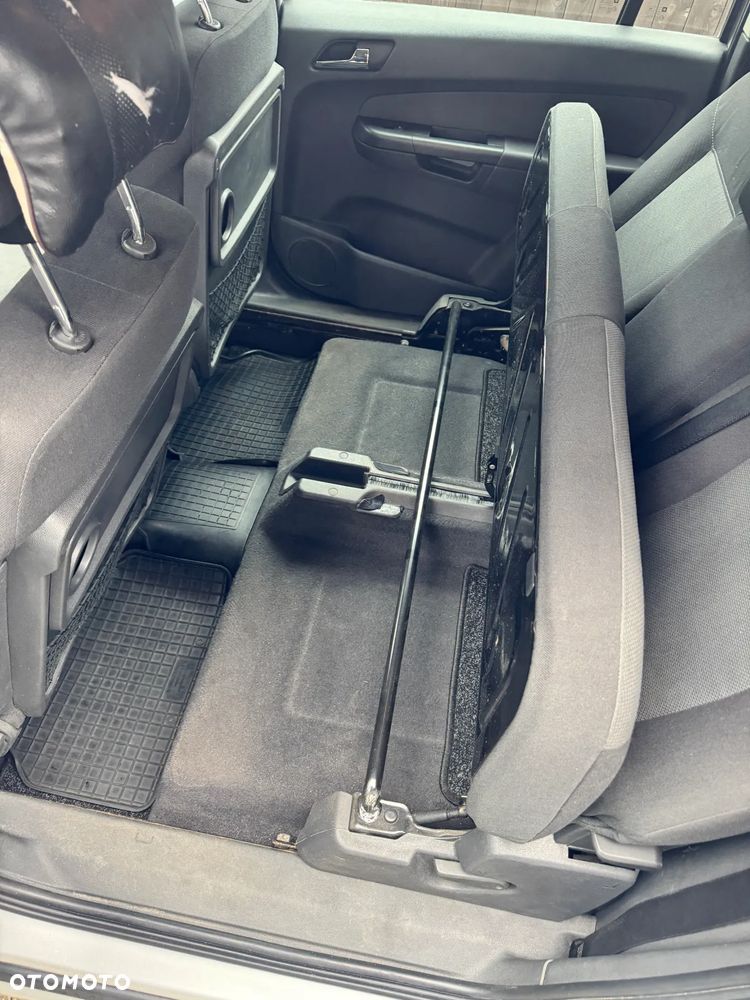 Opel Zafira - 16