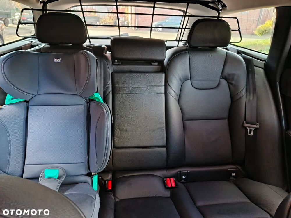 Volvo V90 D5 AWD Momentum - 34
