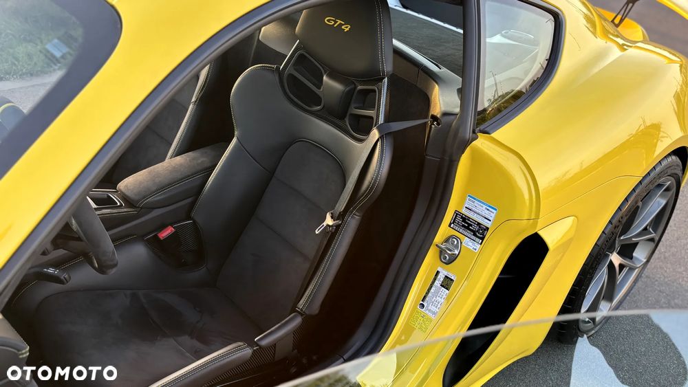 Porsche 718 Cayman GT4 - 11