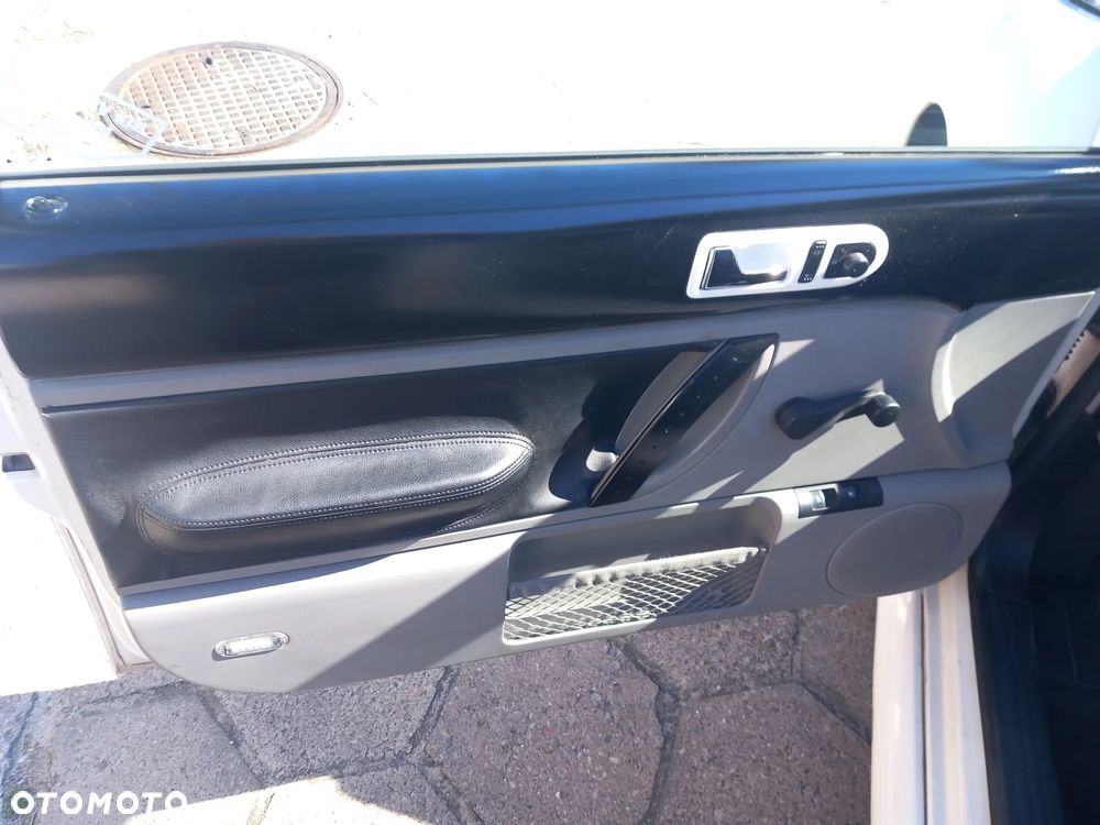 Volkswagen New Beetle 1.6 Coastal - 19