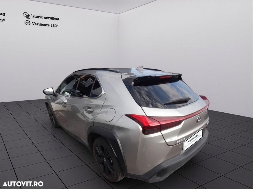 Lexus UX 250h (E-FOUR) Executive Line - 4