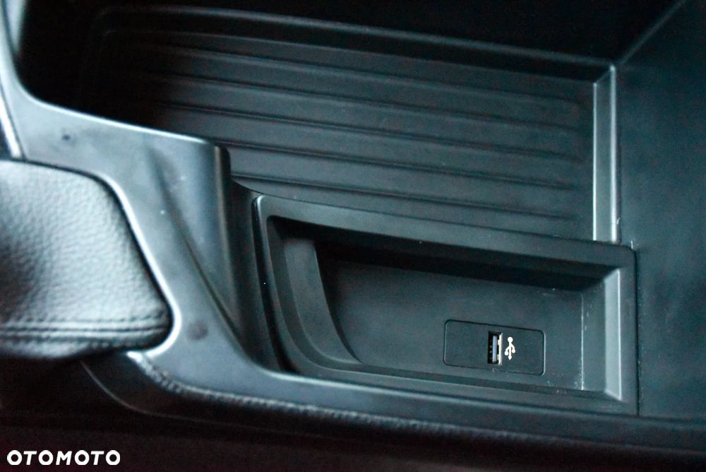 BMW Seria 1 116d Sport Line - 35