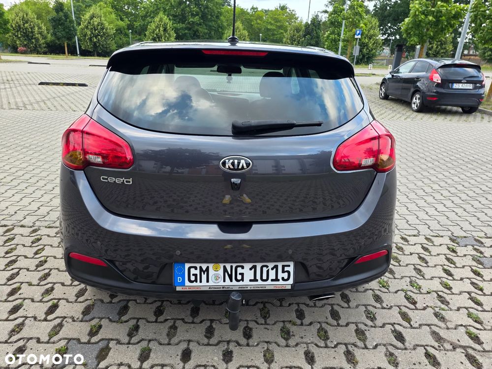 Kia Ceed - 8