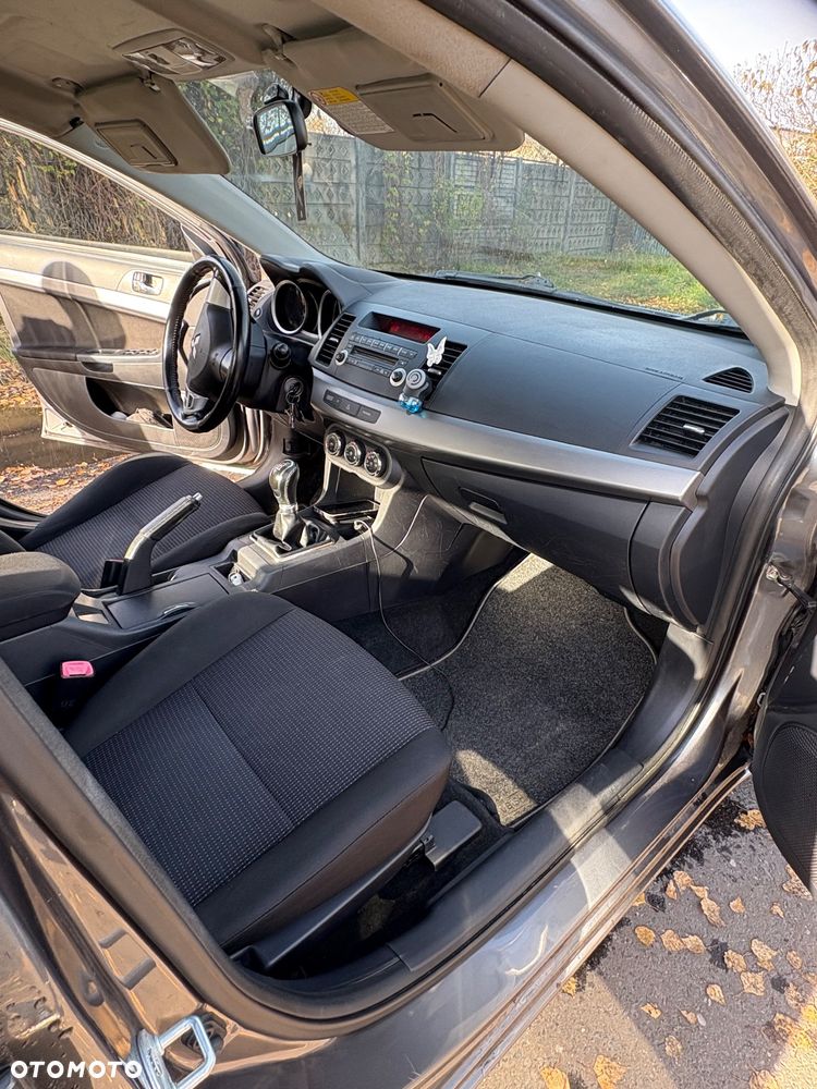 Mitsubishi Lancer - 6