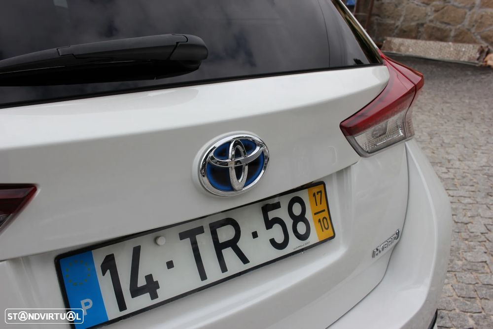 Toyota Auris Touring Sports 1.8 HSD Comfort +P.Techno+P.Sport - 9