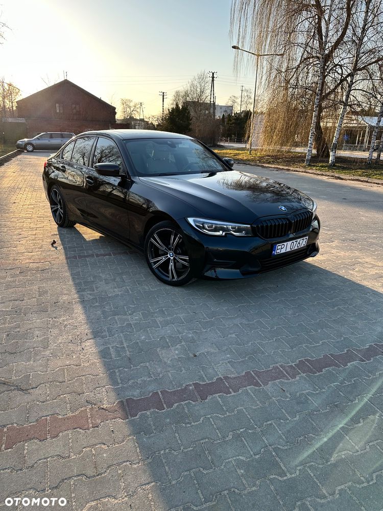 BMW Seria 3 330e M Sport - 1