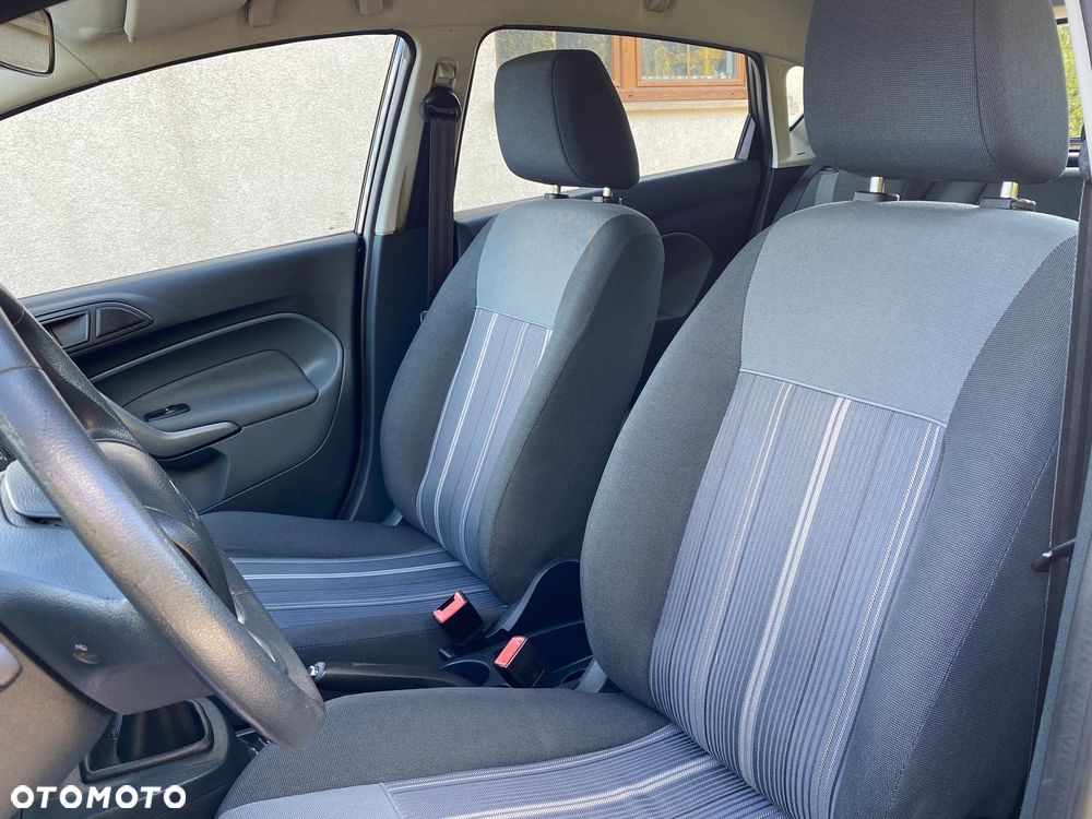 Ford Fiesta - 12