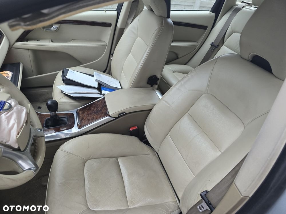 Volvo V70 D4 Summum - 27