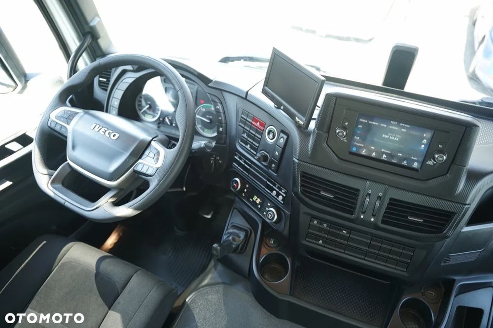 Iveco X- WAY 480 / 8x4 / WYWROTKA TYLNOZSYPOWA - 5,6 M / HYDROKLAPA / OPONY 100% / EURO 6 - 31